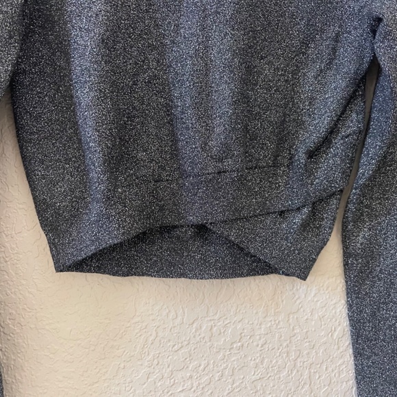 EXPRESS SWEATER TOP GLITTER METALLIC MOCK NECK CROP CHIC BLACK NWT MEDIUM - Picture 4 of 8
